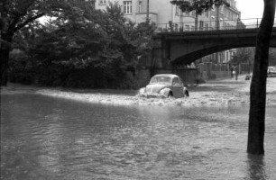 Freiburg: Unwetter über Freiburg, Unterführung Tennenbacher Straße