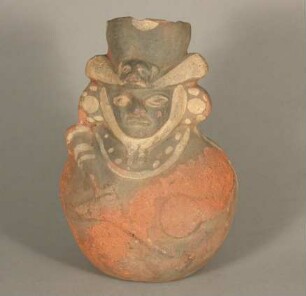 Stehende anthropomorphe Figur
