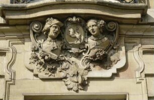 Balkonkonsole mit allegorischer Darstellung