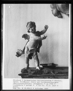 Putti mit Leidenswerkzeugen (Reliquienschrein?) — Putto