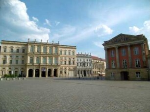 Potsdam: Alter Markt mit Museum Barberini und Stadtschloß (Landtag Brandenburg)
