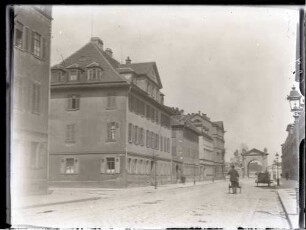 Untere Königstraße mit Blick zum Königstor (1922 abgebrochen)