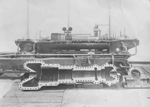 Parsons-Turbine, mit abgenommenem Oberteil : Technikgeschichte | Maschinenbau | Kraftmaschinen | Dampfturbinen
