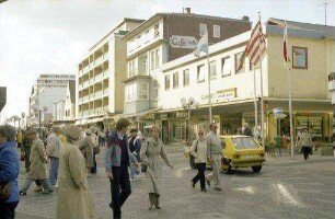 Westerland: Fußgängerzone Friedrichstraße, Ecke Maybachstraße