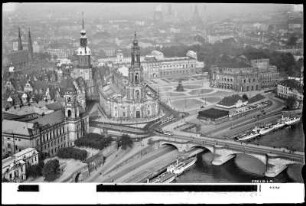 Dresden, Blick auf Residenzschloss, Katholische Hofkirche, Semperoper und Zwinger, Luftbild