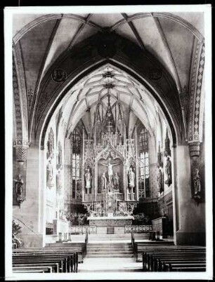katholische Stadtpfarrkirche; Chor innen vor der Restaurierung