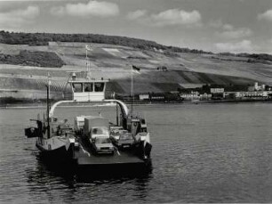Kleine Rheinfähre in Bingen