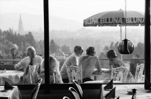 Freiburg: Restaurantterrasse mit Blick aufs Münster, Bad Hotel Jägerhäusle