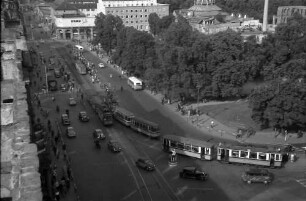 Stuttgart: Blick vom Dach des Hochhauses Stuttgarter Nachrichten auf Schlossplatz