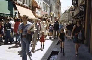 Freiburg: Fußgängerverkehr in der Rathausgasse