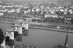 Hirschhorn: Schleuse von der Burg aus
