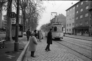 Straßenbahnverkehr in der Rüppurrer Straße.