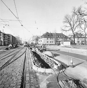 Verlängerung der Haltestelleninsel in der Ebertstraße beim Albtalbahnhof.