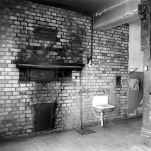 Ehem. Back- und Gemeindehaus; Bischoffen, Ortsstraße 13