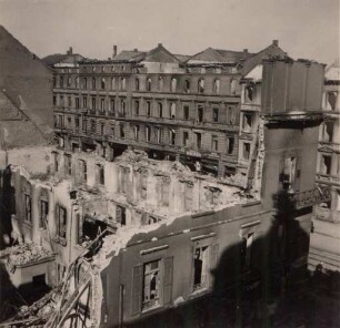 Zerstörungen Zweiter Weltkrieg - Stadtgebiet. Kaiserstraße gegenüber der Hauptpost