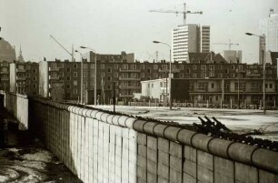 Grenzmauer an der Kommandantenstraße