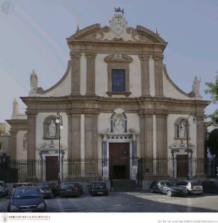 Chiesa del Gesù, Westfassade