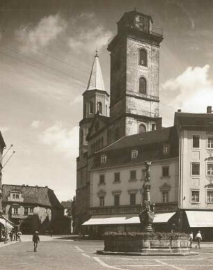Markt, Johanniskirche : West-Fassade mit Türmen der Johannis-Kirche, Ansicht vom Marktplatz