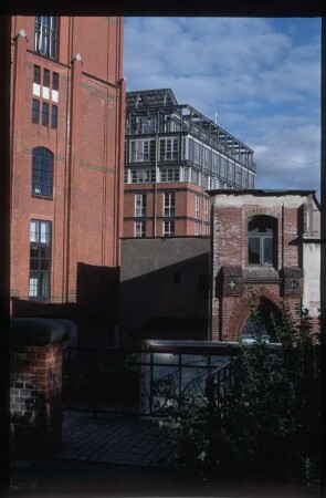 Hamburg, GINN Hotel Hamburg Elbspeicher (53.5442, 9.9491) : gesehen von Anlage bei Carsten-Rehder-Str.
