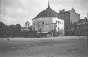 Turmansicht : Alter Turm in Wyborg in dem sich ein Restaurant befindet
