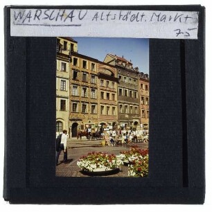 Warschau, Altstädtischer Markt : v.l.n.r.: "Haus unterm Neger" (Q21286205), "Kleinpoldhaus" (Q21140445), "Baryczkowska Haus" (Q11733999)