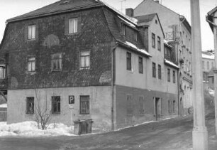 Klingenthal, Ernst-Thälmann-Straße. Wohnhaus. Eckansicht