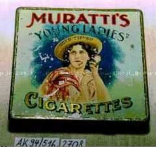 Blechdose für 20 Stück "MURATTI'S YOUNG LADIES CIGARETTES" (Abbildung: Brustbild einer jungen rauchenden Frau)