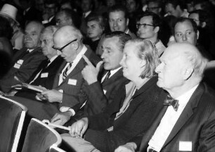 20. Tagung 1970 Chemiker; Sitzreihen während Vortrag: Ronald G. Norrish, Harold C. Urey, Robert S. Mulliken, Lord George Porter of Luddenham, Dorothy Hodgkin, Lars Onsager