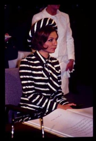Kaiserin Farah Diba 2.6.67.
