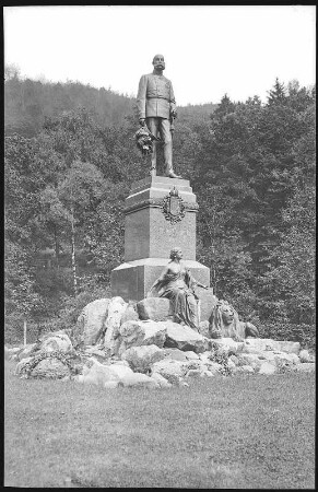 Karlsbad. Kaiser-Franz-Josef-Denkmal (1910) : Karlsbad. Denkmal Kaiser Franz Josef I. (1910; E. Boermel, 1923 entfernt)