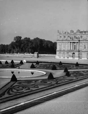 Schlossgarten : Blick über einen Teil des Schlossgartens von Versailles