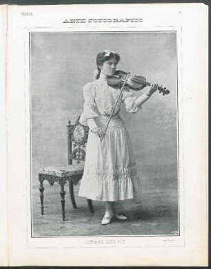 [Fotografía de] Arte fotográfico - Señorita Lucía Rau
