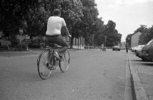 Sperrung der Erbprinzenstraße zwischen Herrenstraße und Ritterstraße für den Autoverkehr zwecks Schaffung einer Ost-West-Achse für Fahrradfahrer