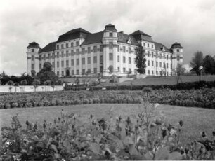 Blick auf Schloß Montford in Tettnang