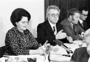 Freiburg: Hotel Stadt Freiburg; Pressekonferenz betr. Atomkraftwerk Wyhl; Wirtschaftsminister Eberle und Sozialministerin Frau Griesinger