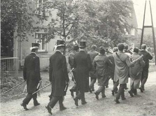 Dorffest in Bröthen : Gesellschaftliche Volkskultur - Heimat-, Volksfeste und Ähnliches. Ort: Brětnja / Bröthen. Darstellung einer sorbischen Hochzeit auf dem Dorffest.