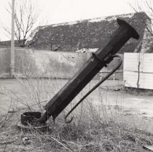Deutschland, Leipzig-Sellerhausen-Stünz, Handschwengelpumpe