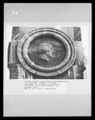 Relief mit Porträt des Architekten Karl Philipp Christian von Gontard