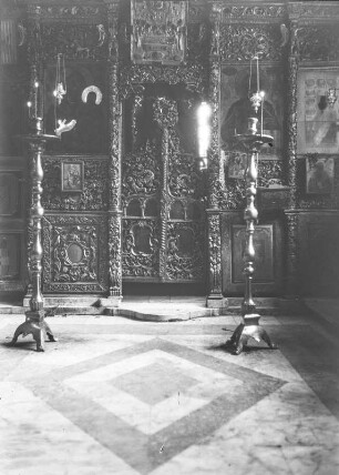 Gebäudeansicht : Blick in das Innere eines Gebäudes.