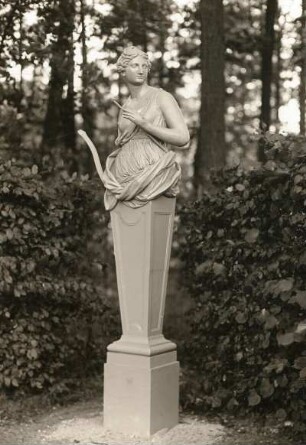 Herme (Diana mit Bogen) im Schlosspark