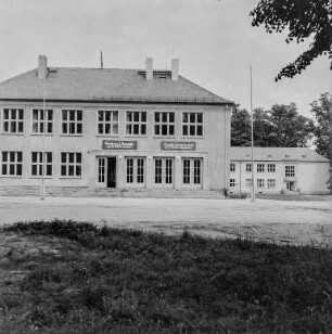 Schule Neschwitz : Neschwitz. Schule. Außenansicht