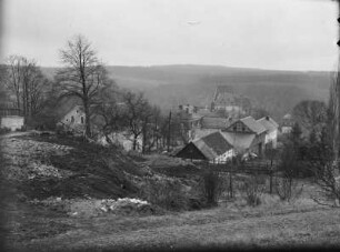 Burgk. Schloss Burgk im Hintergrund