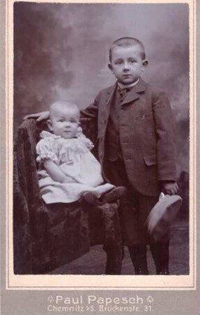 Foto Junge und Baby im Fotoatelier