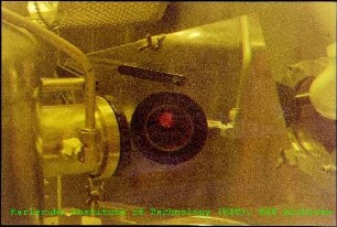 Detail der Laser Flash Apparatur zur Bestimmung der Temperaturleitfähigkeit von Materialproben am Institut für Materialforschung I (IMF I)