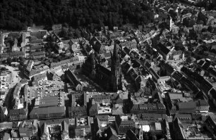 Freiburg: Stadtzentrum und Münster, von Westen