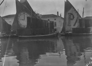 Hafenanlage : Schiffe im Hafen von Grado.