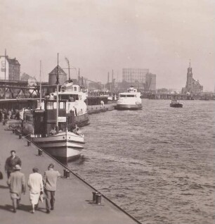 Hamburg, im Hafen