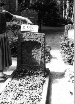 Grabstein 206 Zustand: eingesetzte Schriftplatte fehlt: Grabstein 206