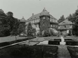 Herrenhaus Bagenz : Herrenhaus Bagenz. Gartenansicht mit Seitenflügel