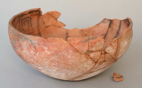 Clay bowl (fragmented)